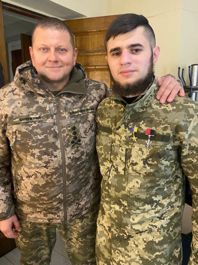 &quot;Память будет жить вечно&quot;. Как в день рождения &quot;Да Винчи&quot; украинцы вспоминают Героя